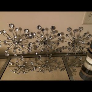 Wall hanging accents